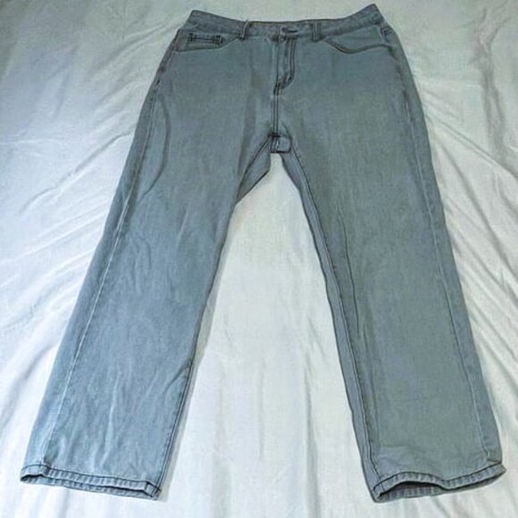 Light wash Blue Jeans - Picture 2 of 5